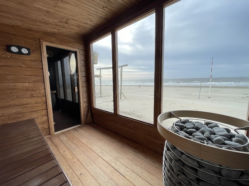 Billies beach sauna