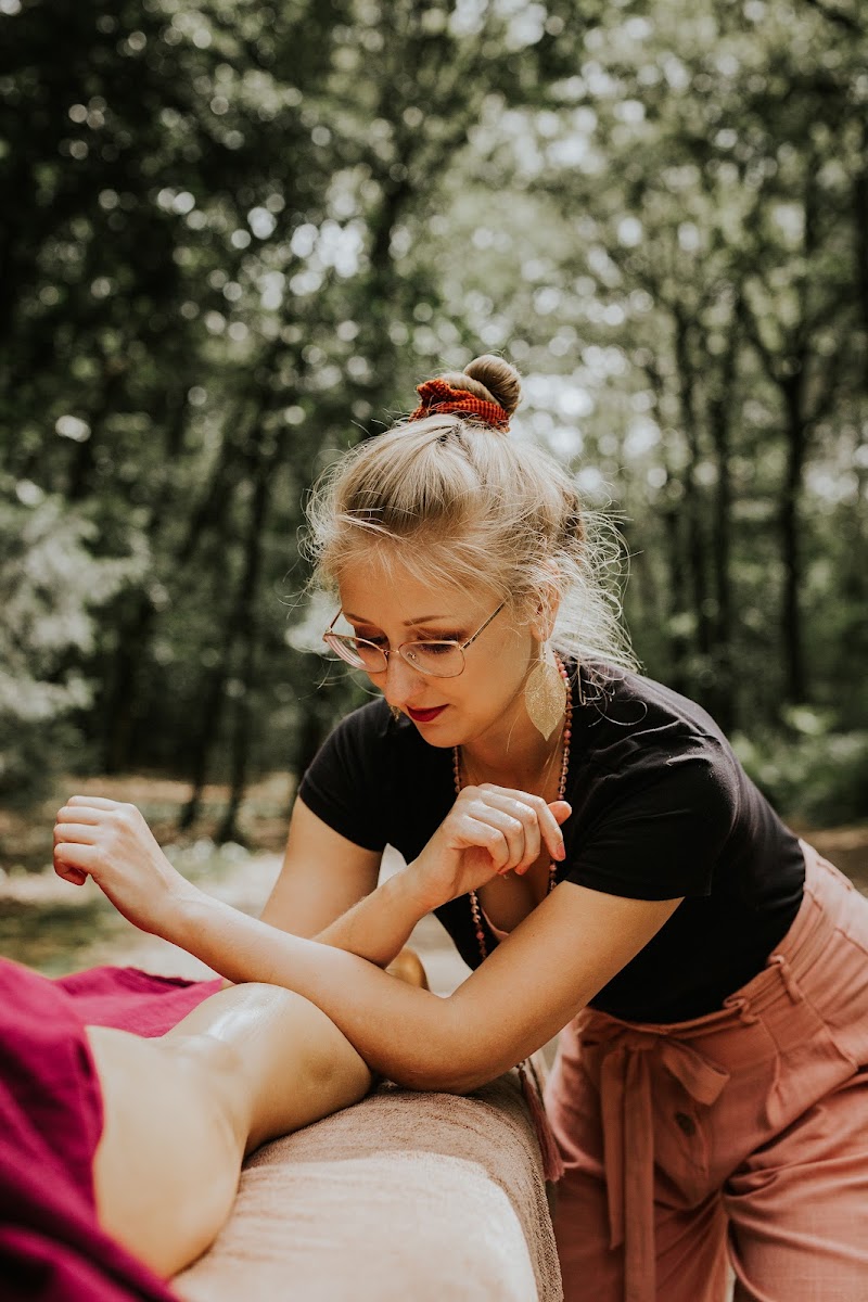 Candra Devi • Wellness Massage & Energiewerk
