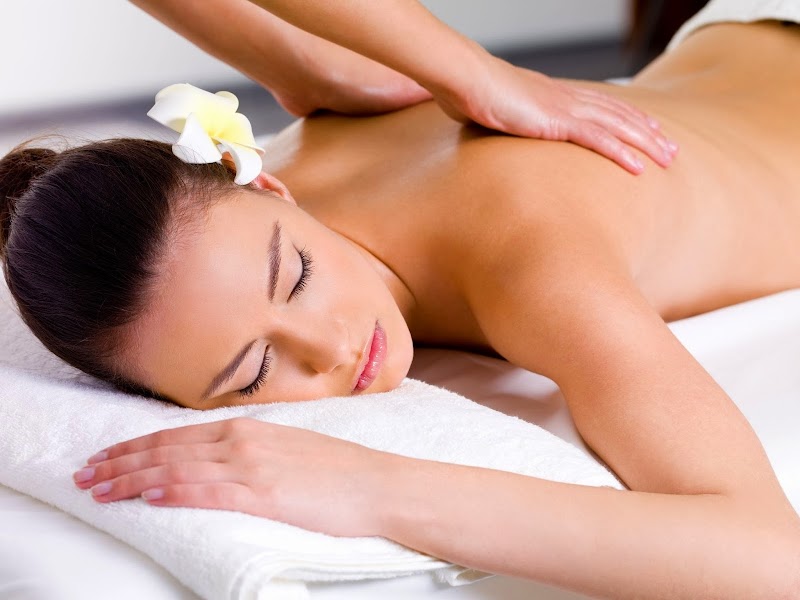 Larimer Skincare + Medispa - Foto 9