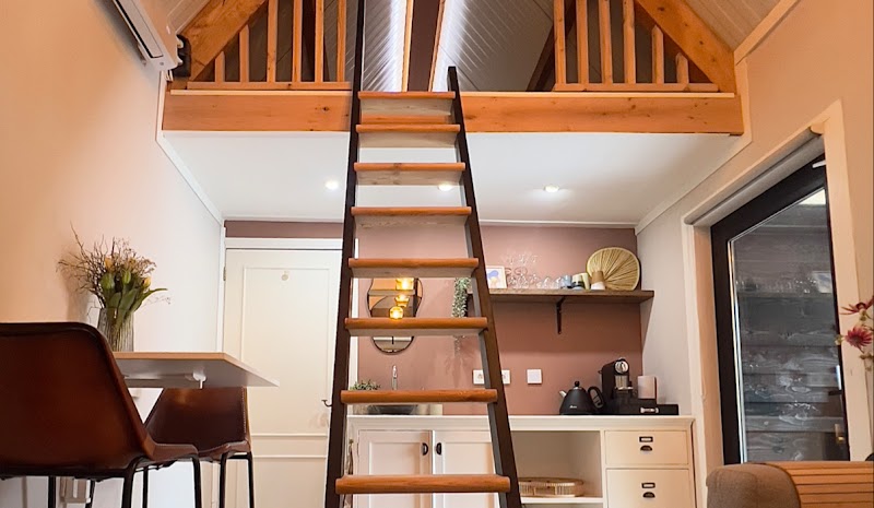Tiny house met Hottub & verwarmde Tuinkamer