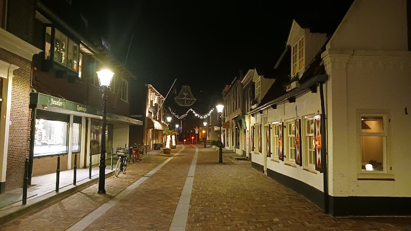 Wassenaar-D Salon
